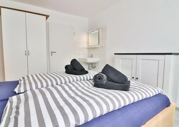 Haus Am Rosengarten - Heuler Appartement *